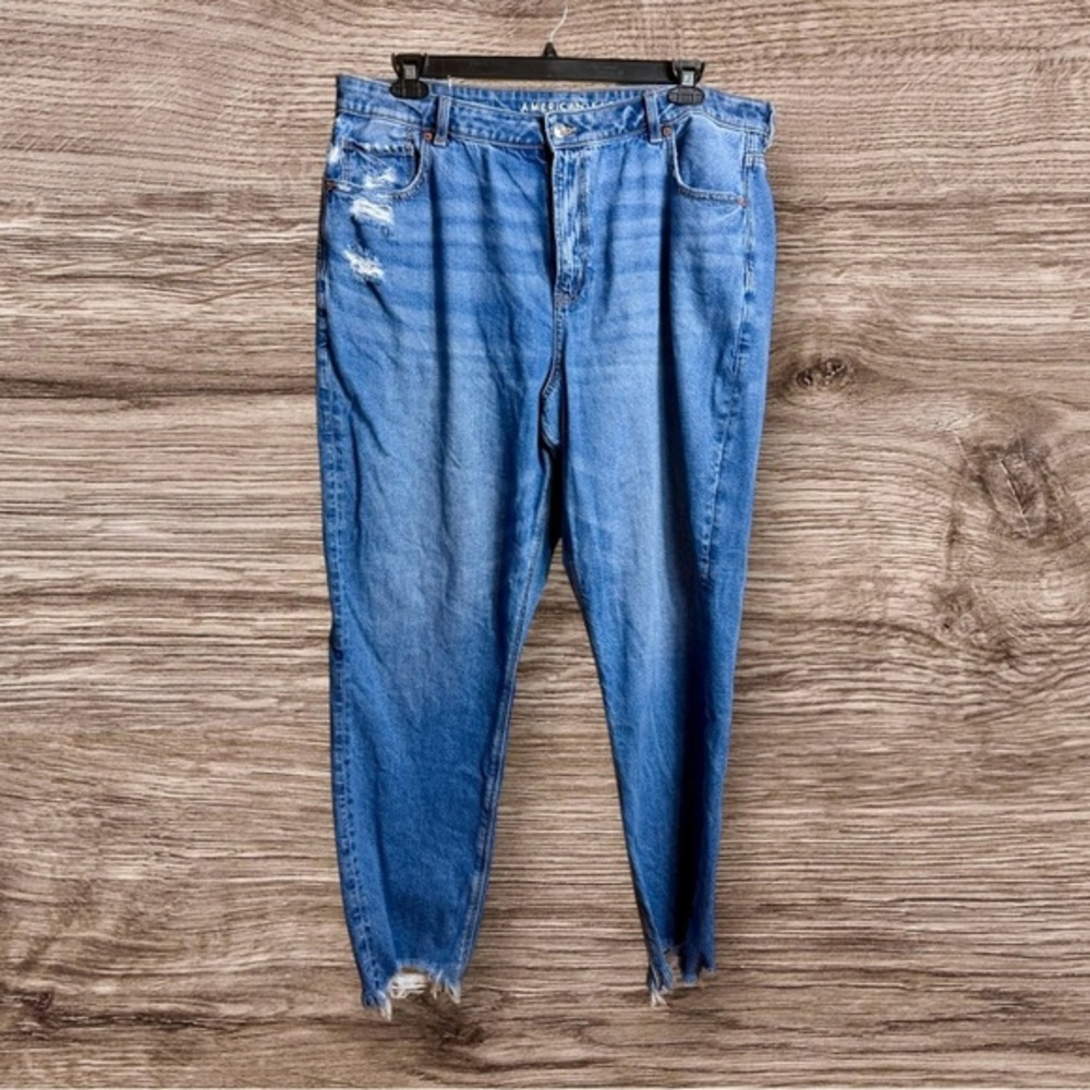 American Eagle strigid high waist mom jeans. Size 20L long